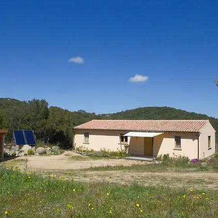 Casa Stazzutz Сasa de vacaciones Luogosanto